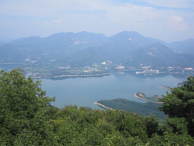 韓国内陸地方である忠清北道北東部の中央に位置する人口約14万人の小都市