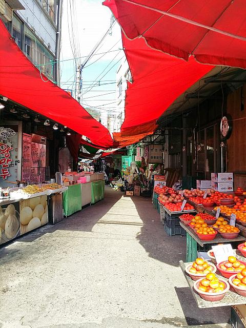 操車場があることで知られる、ＤＭＣ（デジタルメディアシティ）の隣りにある庶民的な町