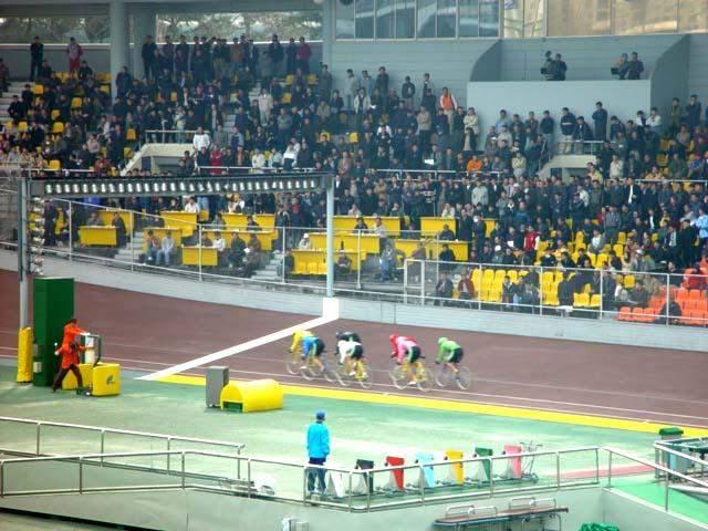 蚕室で無料シャトルバスに乗って、オリンピック公園の競輪場に行こう！！