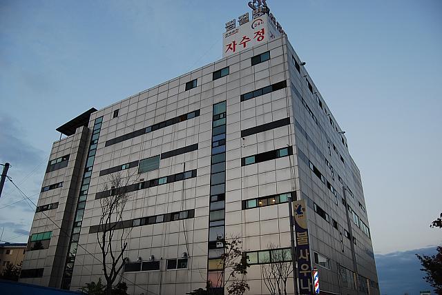 春川にある２４時間営業のサウナ
