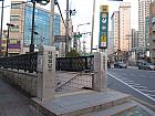 地下鉄６号線サンス（上水・sangsu・623）駅1番出口を出て、すぐ反対方向に進み、 