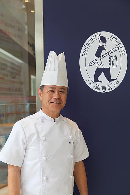 粉から生地を成型、焼き上げる「スクラッチ」ベーカリーを、ここ上海でも味わえる！万博会場への隠れた入り口、馬当路駅にて。
