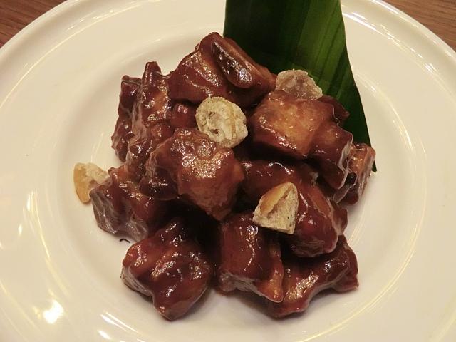 素朴なおばあちゃんの味をスタイリッシュなダイニングで。懐かし風味に高級感をプラスした話題のレストラン。