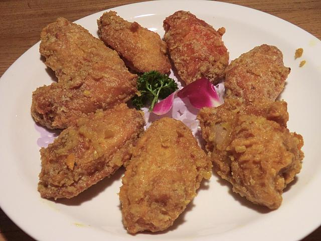 張楊路エリアで人気No.1の行列店で本場の味を安く楽しむ!　宝飾店ビル4階のリーズナブルな中華レストラン。