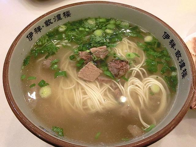 上海で蘭州ラーメンを食べるならまずはここへ!　長寧路沿いの大型専門店。