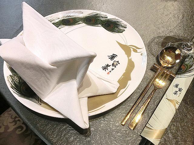 清代の皇帝たちが愛した美食の数々を味わう。外灘に位置する由緒正しき宮廷料理店。