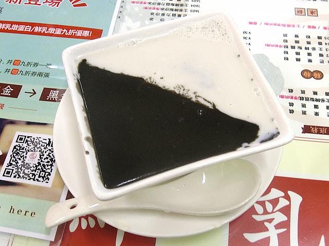 並んででも食べたい!　南京西路に位置する香港のレトロスイーツ「糖水」の専門店。