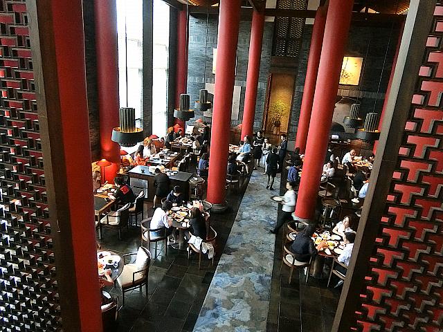 宮廷風ゴージャス空間で飲茶ランチ♪　「Reel」内に位置する大人気広東料理店。