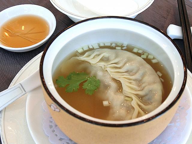 南京西路で人気No. 1の広東料理店。華やか空間で本格的な飲茶ランチを楽しもう。