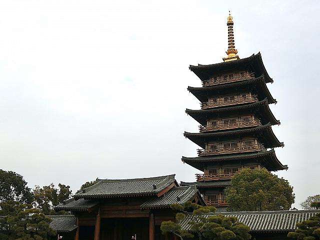 敷地面積は上海最大。京都みたいな景観を楽しめる宝山区の仏教寺院。