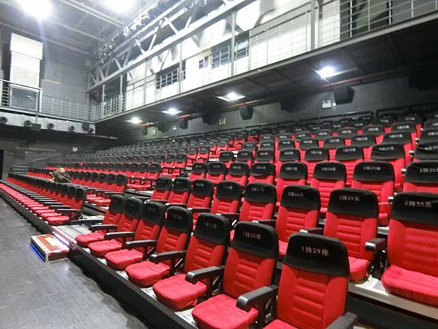 張楊路のレトロなミニシアター。地元の若者たちといっしょに映画や演劇を楽しもう。