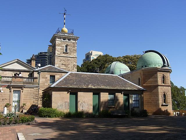 ウエスト・ロックスの丘に建つオーストラリア最古の天文台。3Dシアターで宇宙を旅し、南半球の星空を眺めよう。