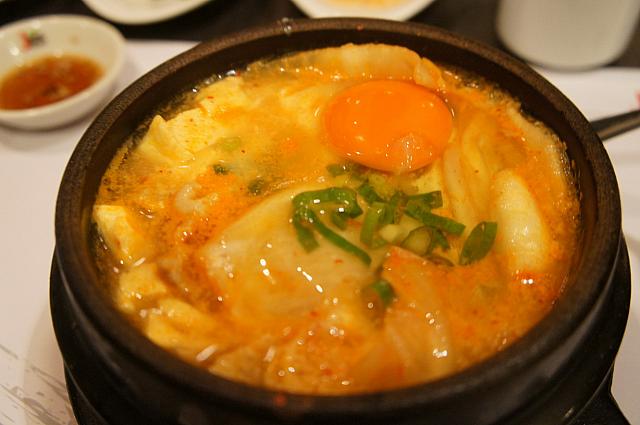 韓国の人気チェーン店が台湾にも登場！純豆腐が楽しめる「スンドゥブ鍋」は食べ応えあり～