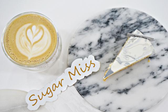 大理石に見えるレアチーズケーキは見た目がいいだけじゃなく、おいしい！