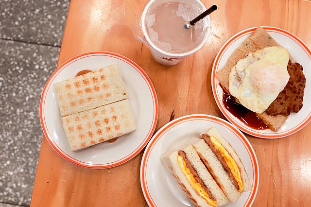 出来立てフレッシュ！手作りにこだわる、アツアツの炭火焼きトーストサンドはいかが？