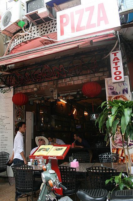 これぞ老舗！バックパッカーの街にある渋いBAR！