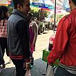 バンコクの街中でジャンパーを着るタイ人続出！