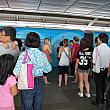 利用者が多い駅ではタイ人も外国人もたくさんいます