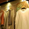 男性用、女性用とサイズがあり、同じチャトゥチャック市場内にある「ワンス アポン ア タイム」はデザイナーさんが同じの姉妹店で子供服を扱っています。
