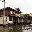 運河沿いでは、タイの人達が普通に生活しています。