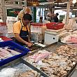 タイならではの野菜や果物以外に、皮をむかれたカエルなども売られていて、清潔なのにローカル度もバッチリです。
