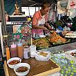 タイ料理やスナックを提供するお店も沢山。チャトゥチャックマーケットは、タイ旅行ではマストですね！