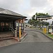 現在ハワイには、オアフ島に3カ所、ハワイ島（ビッグアイランド）に2カ所のドライブスルー店舗があります。