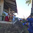 ハワイでのオープニングセレモニーに欠かせないのが、フラ。高校生の男子フラチームが、海やカヌーにちなんだフラを披露してくれました。