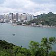 展望台からは、有名な観光地から見る景色とは異なる香港を眺めることができます。
