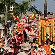 <b>■香港ドラゴン&ライオンダンス祭<br>期日：1月1日（日）～2日（月）<br>時間：11:00～18:00<br>場所：香港文化中心前など</b><br><br>新しい年の幕開けにふさわしい、賑やかでカラフルな龍＆獅子舞のオンパレード。香港各地からグループが集まり、その技を競い合います。