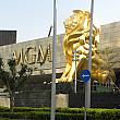 MGMの象徴である大きな獅子の像