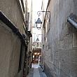 16世紀からあるこの通りは幅180ｍとパリで一番細い道とされています。注意していないと思わず通り過ぎてしまいそうです。