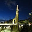 日没時間がだんだんと遅くなってきました。22時過ぎのパリです。こちらは5区とサン・ルイ島を結ぶトゥルネル橋。パリの守護聖人サント・ジュヌヴィエーヴの像があります。