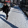 昨日、一気に積もった雪もあちこちに残り、足元も危険。すべらないように気を使うので、歩くのも時間がかかります。