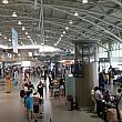 金海空港は出入国する人でいっぱい！