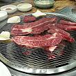 とっても柔らかい韓国の牛肉！焦げ付きにくい細い網がおいしさの秘訣です！
