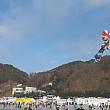 ソウルから高速バスで約３時間（交通状況により前後します）、江原道（カンウォンド）の華川（ファチョン）にやってきました。こちらは韓国の冬祭りの中でもダントツの人気を誇る『氷の国華川ヤマメ祭り』が開かれています。