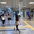 雨の日は、やっぱり地下鉄での移動が楽！ソウルには地下鉄駅と連結した大型モールや地下ショッピング街がたくさんあるので、雨の日には活用してみてくださいね！