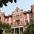 中国最古の大学とも言われる「上海交通大学」です。この建物は図書館。今も使われています