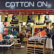 オーストラリアのカジュアル・ブランド、「コットン・オン」はいつ来ても安いけど、Tシャツやシューズが2ドル（170円）って！！