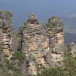 スリーシスターズと呼ばれる3つに並んだ奇岩は、「魔法によって岩の姿に変えられてしまった3姉妹」というアボリジニの伝説があるのだとか。