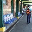 シドニーのセントラル駅からガタゴトと電車に揺られて終点のクロヌラへ、約1時間ほどの小旅行です。