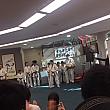 空手の演武、太鼓のパフォーマンスなど言葉がなくても日本人以外の観客も大喜び。