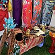 こちらはマレーシア式の婚礼道具、引き出物の展示紹介。南国らしい華やかさですね。