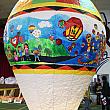 今回のメインランタンは、台東の熱気球の形をしています。平渓と台東の子供たちが描いた絵がかわいい