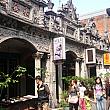 台湾には多くの古い街並みが残りますが、近ごろは再開発などで「つくられた」感も否めない老街も増えつつあります。そんな中、まだまだ懐かしさ残るのがココ、桃園にある大渓老街です。