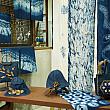 三峽藍染センターには各種の作品が並べられています。