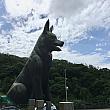 「でっかい犬がいるよ！」とだけ聞いて出かけたその先に、本当にでっかい犬がいました（驚）淡水より金山方面に向かった場所、北部濱海公路より奥に奥に行くとこの巨大な銅像があります。北部濱海公路沿いにも同じく十八王公廟はありますが、それは旧の廟で、奥のものが新のようです