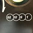 なんとサインペンで0がひとつ消されているのです！(笑)台湾には、50、10、5、1円玉しかないからわかりやすくするため消したのかな？親切～♪