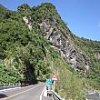 花蓮県の地元のお友達が「玉山国家公園」を紹介してくれました。イキナリ、目の前に大きな岩山が現れ、ビックリ～！！